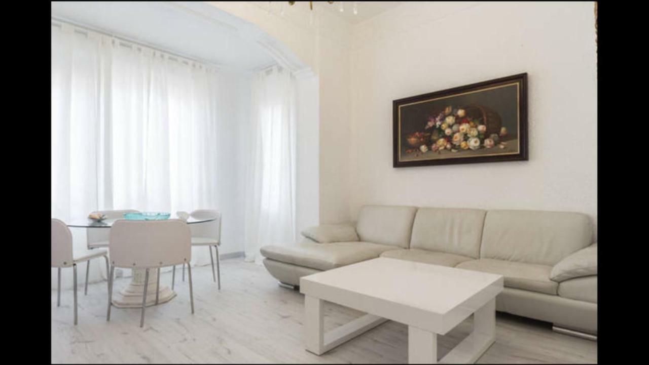 Reina Apartment Valencia Ngoại thất bức ảnh